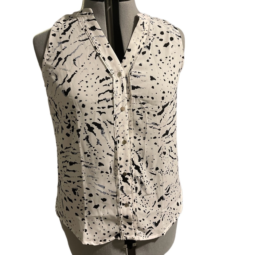 Womens Sleeveless Blouse - never worn